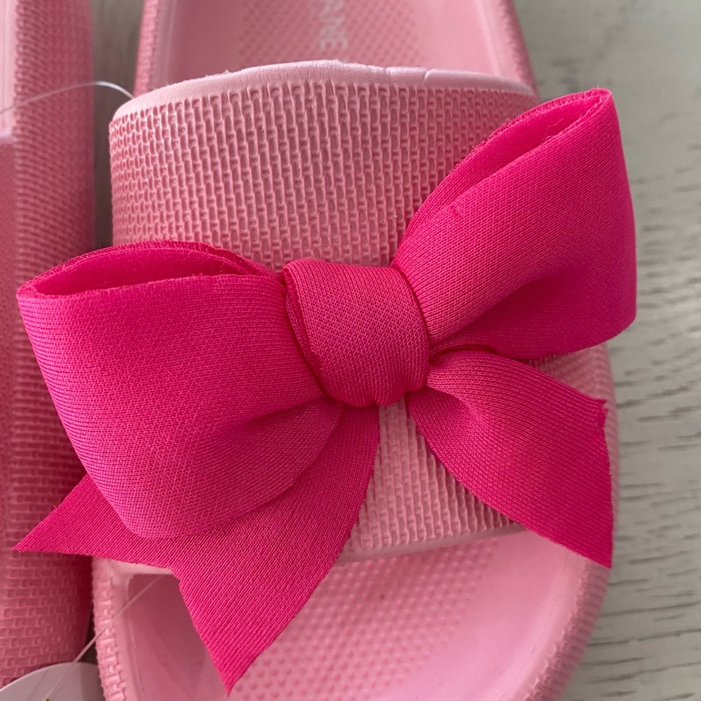 Anne Marie Girl’s Light Pink Slide Summer Sandals Pool Shoes Hot Pink Bow Medium - Picture 4 of 6
